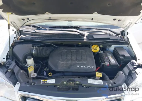 2016 Chrysler Town & Country Touring из США, поврежденный, VIN 2C4RC1BG0GR301270